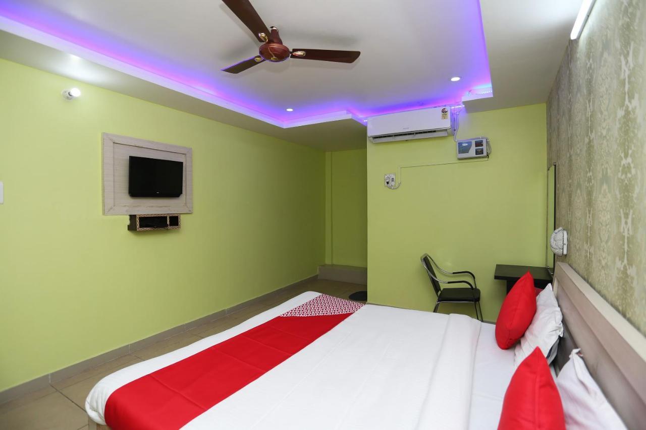 Oyo Hotel New Metro Near Phoenix United 러크나우 외부 사진