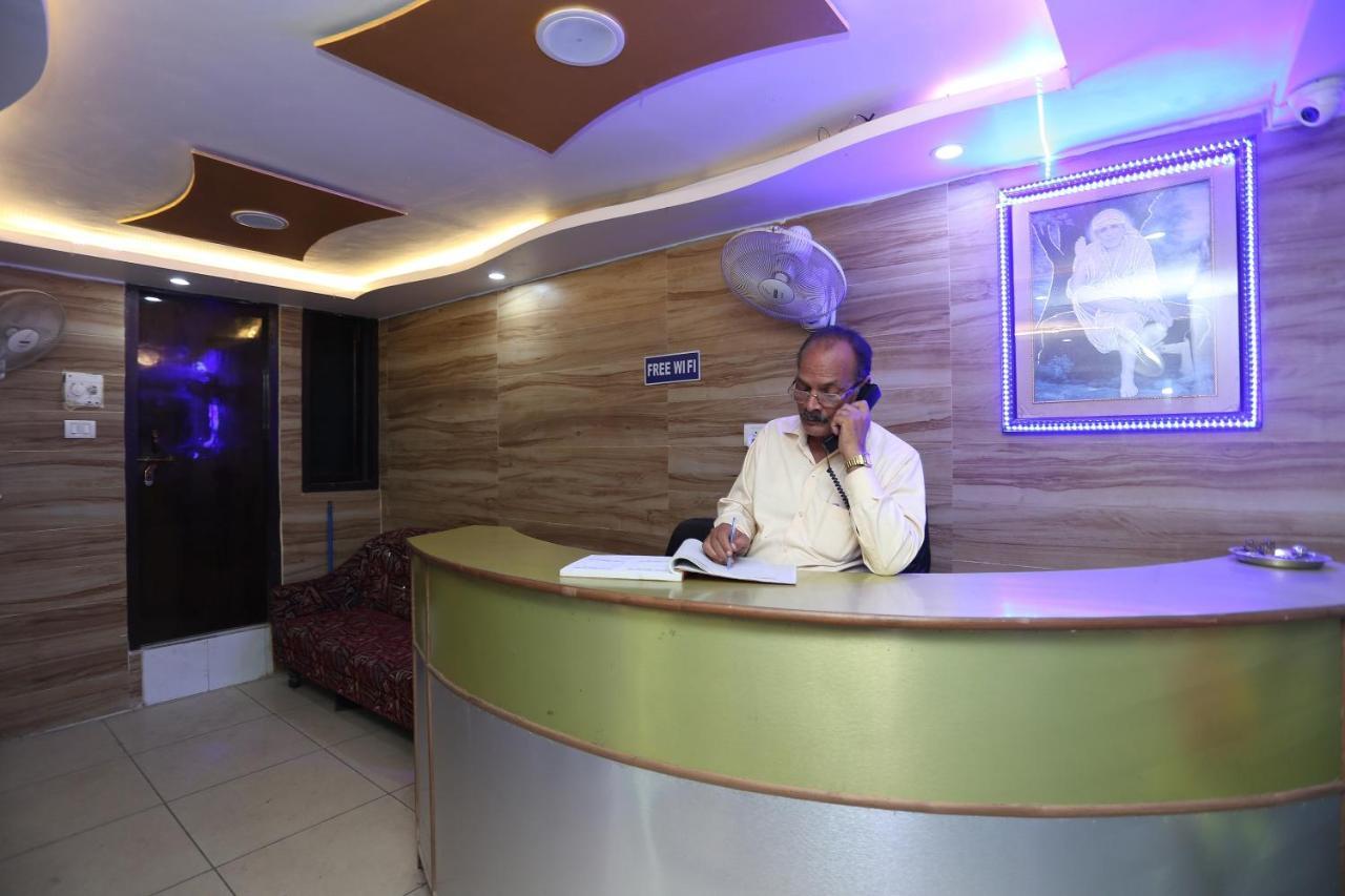 Oyo Hotel New Metro Near Phoenix United 러크나우 외부 사진