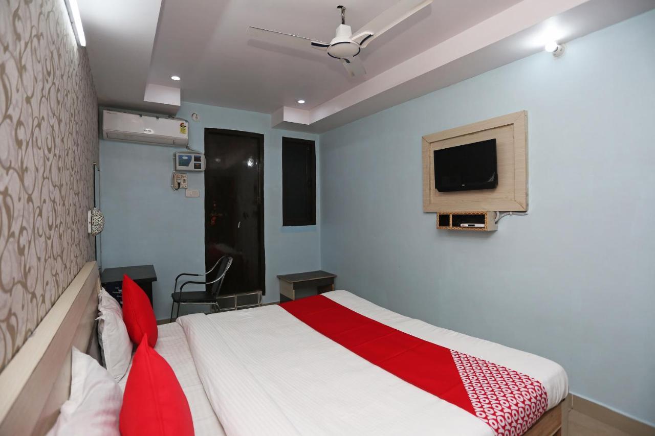 Oyo Hotel New Metro Near Phoenix United 러크나우 외부 사진