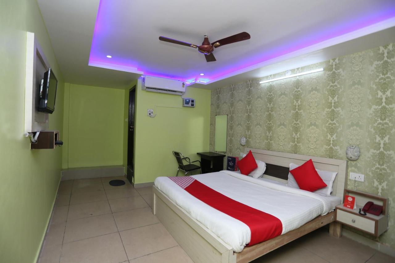 Oyo Hotel New Metro Near Phoenix United 러크나우 외부 사진