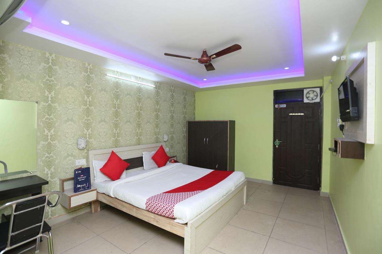 Oyo Hotel New Metro Near Phoenix United 러크나우 외부 사진