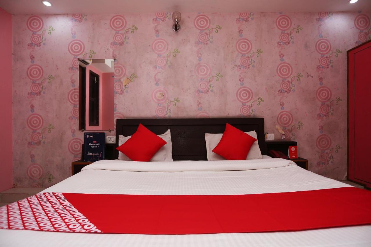 Oyo Hotel New Metro Near Phoenix United 러크나우 외부 사진